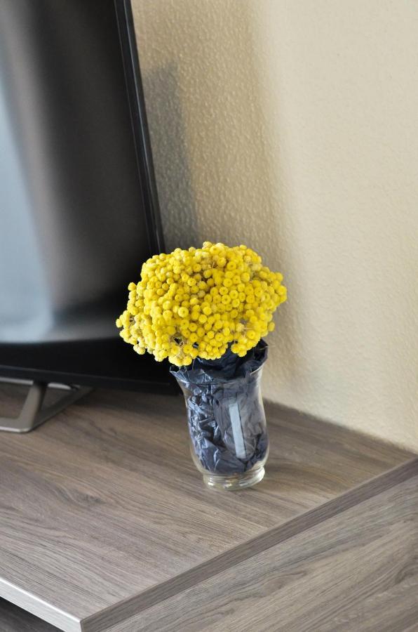 Apartmani Peric 1 Meka Draga โอเบรอควาซ ภายนอก รูปภาพ