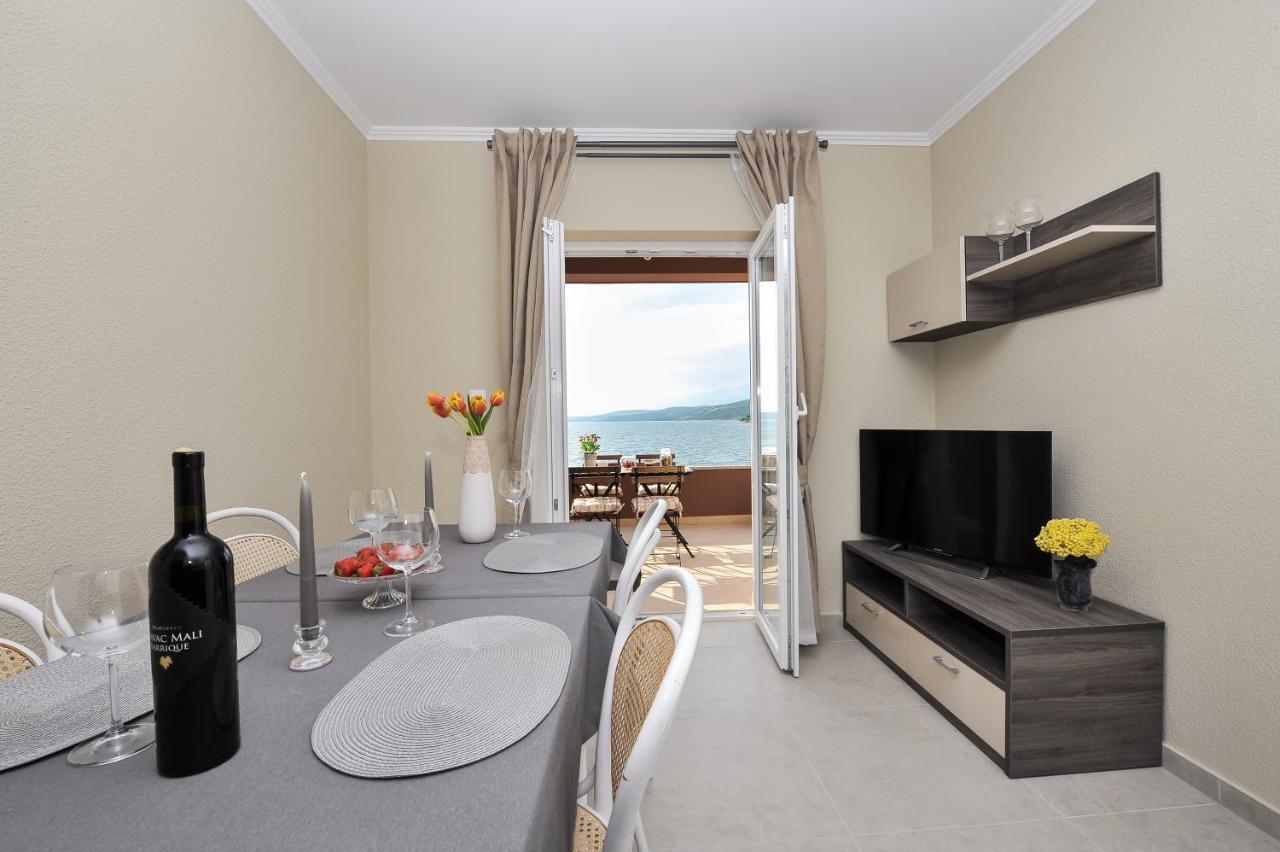 Apartmani Peric 1 Meka Draga โอเบรอควาซ ภายนอก รูปภาพ