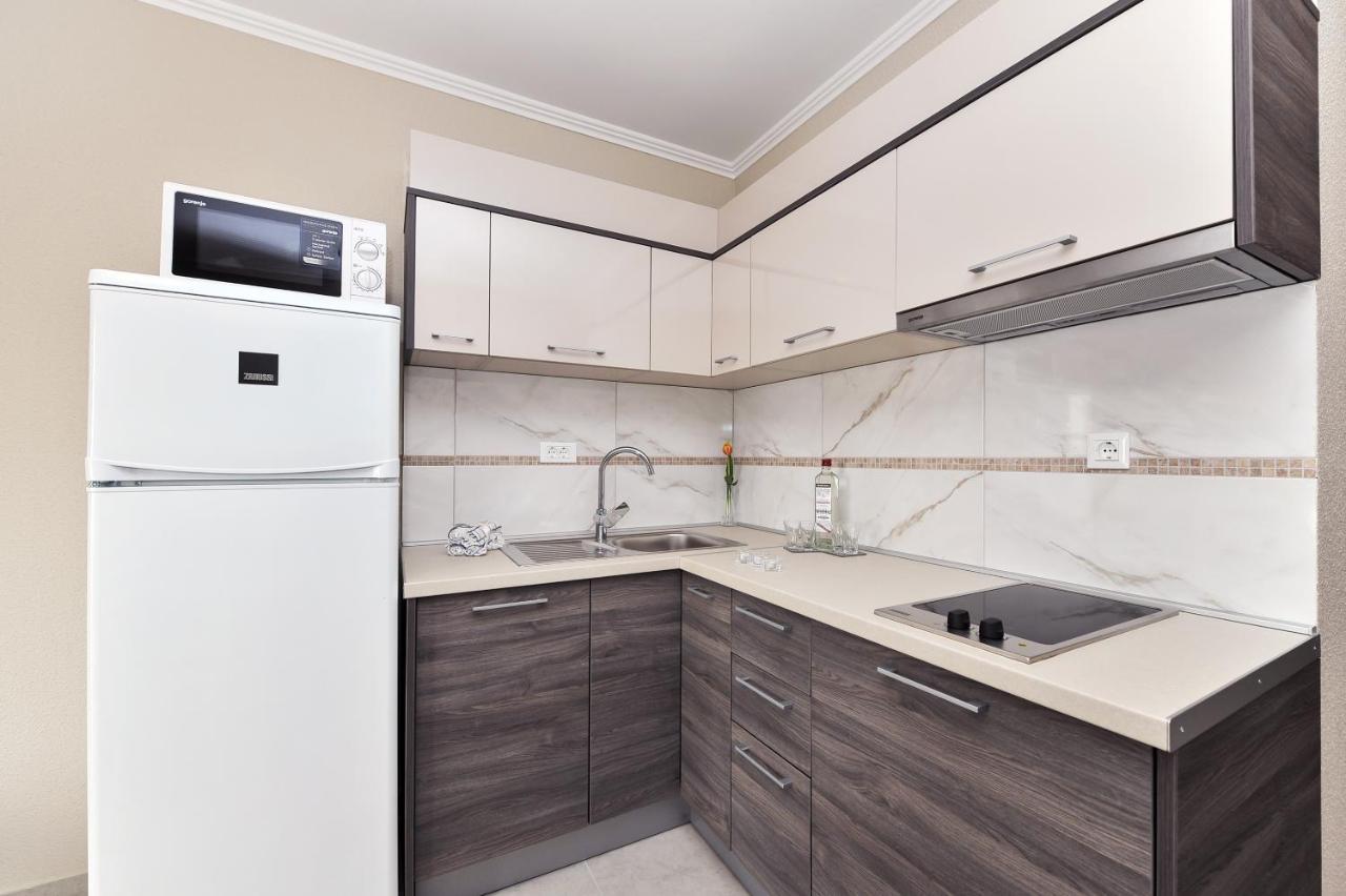 Apartmani Peric 1 Meka Draga โอเบรอควาซ ภายนอก รูปภาพ