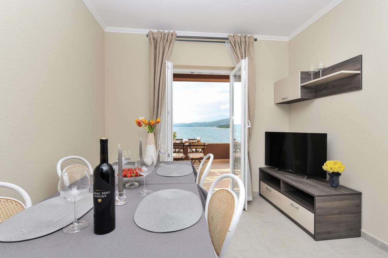 Apartmani Peric 1 Meka Draga โอเบรอควาซ ภายนอก รูปภาพ